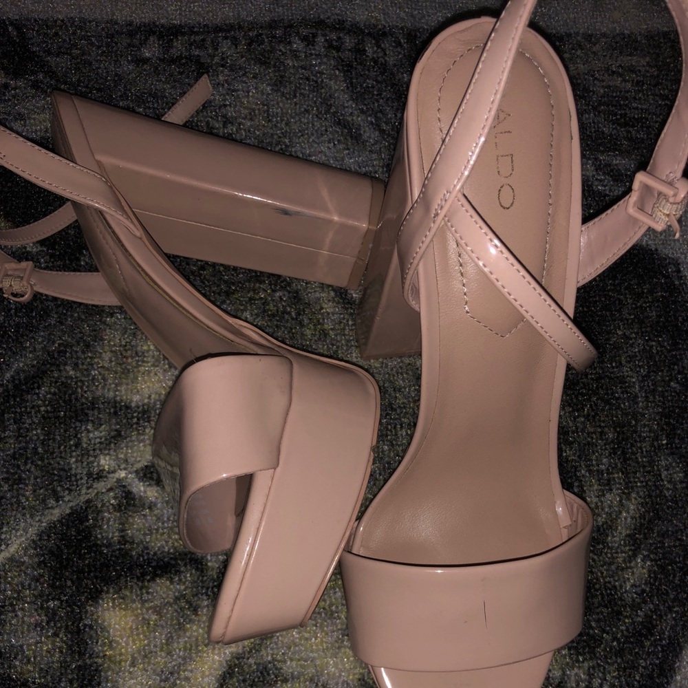 Size 8 platform shoe , open toe & worn once .